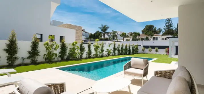 Sale of detached villa in Atalaya 3