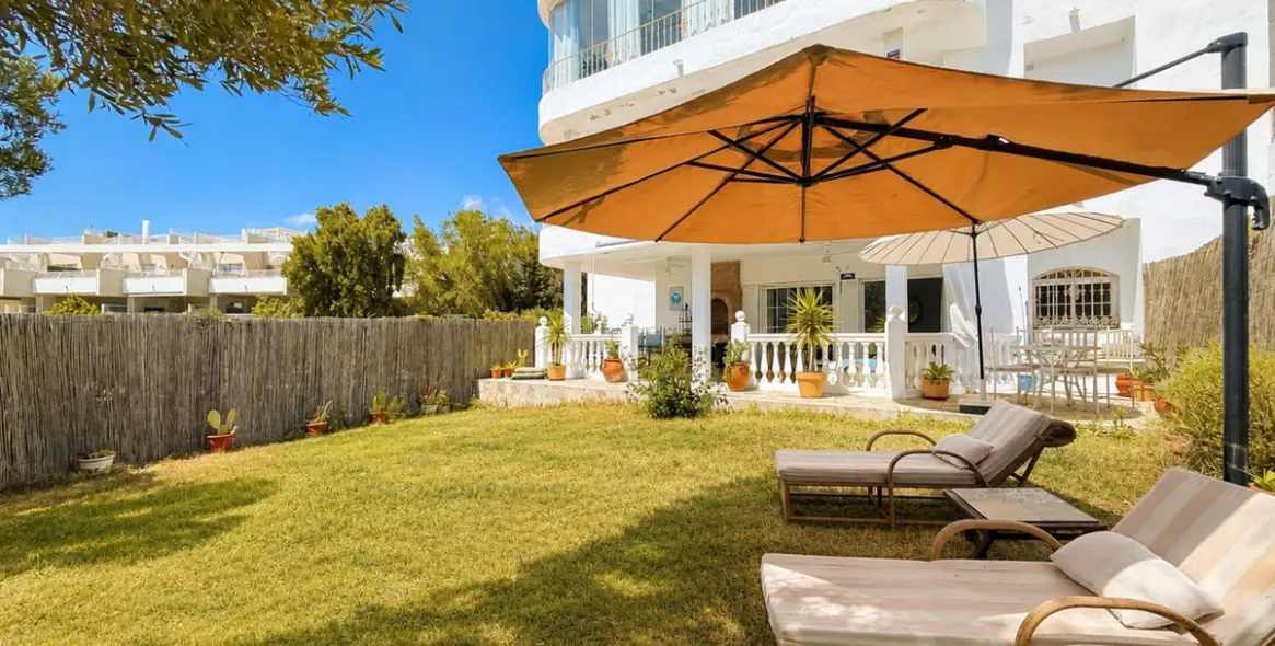 Venta de apartamento en planta baja en Estepona 28