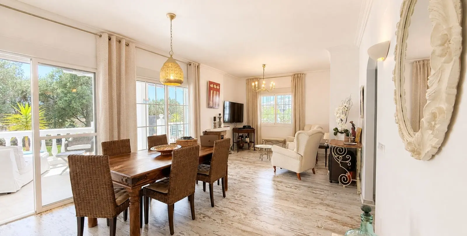 Sale of ground floor apartment in Estepona 6