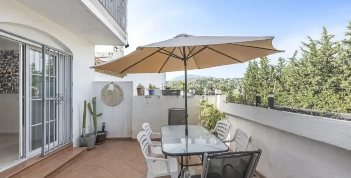 Sale of townhouse in Estepona 3
