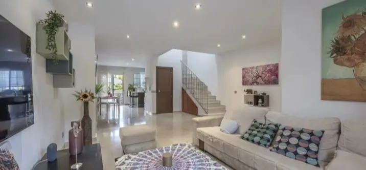 Sale of townhouse in Estepona 3