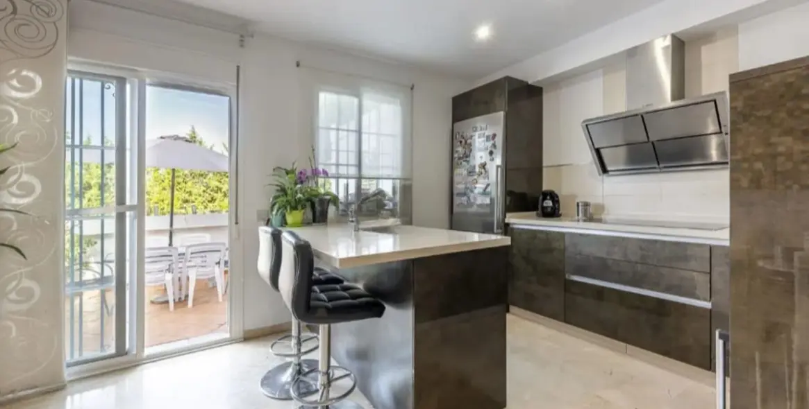 Sale of townhouse in Estepona 10