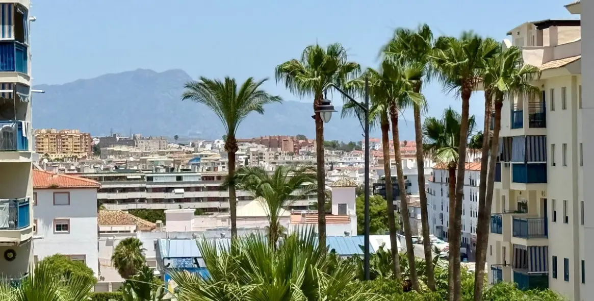 Продажа апартаментов на первом этаже в Estepona 1