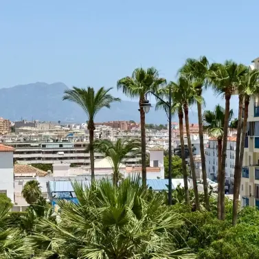 Продажа апартаментов на первом этаже в Estepona