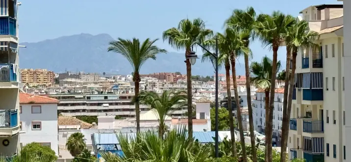 Продажа апартаментов на первом этаже в Estepona 0