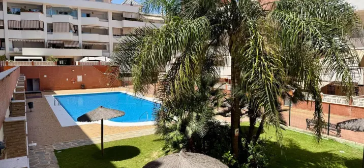 Продажа апартаментов на первом этаже в Estepona 1