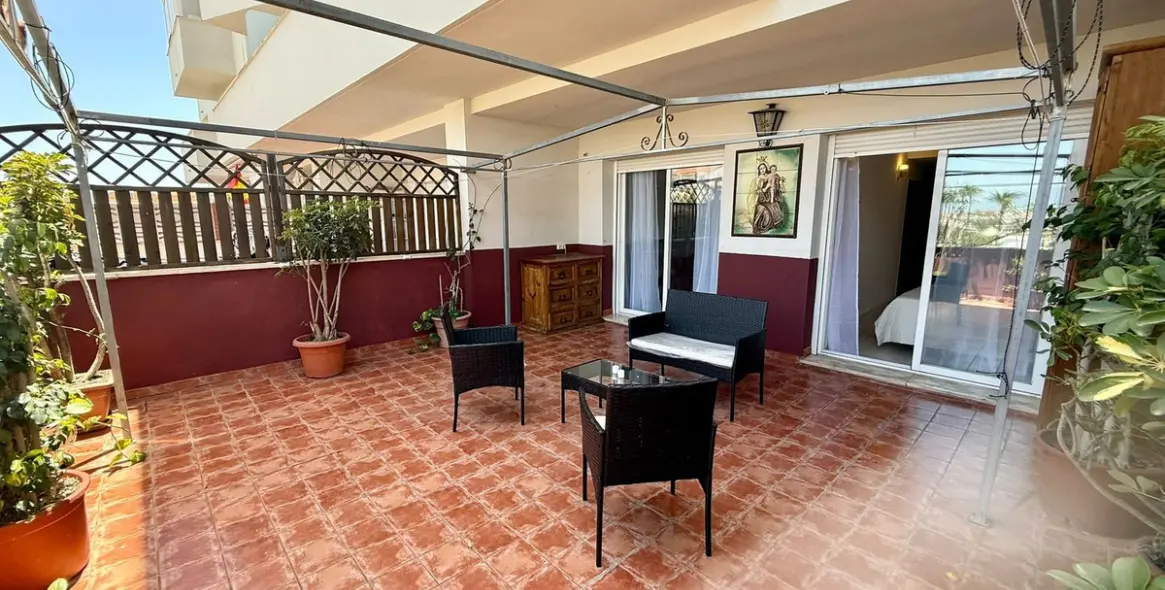 Продажа апартаментов на первом этаже в Estepona 4
