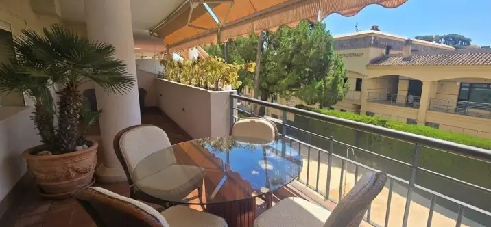 Sale of middle floor apartment in Torrequebrada 0