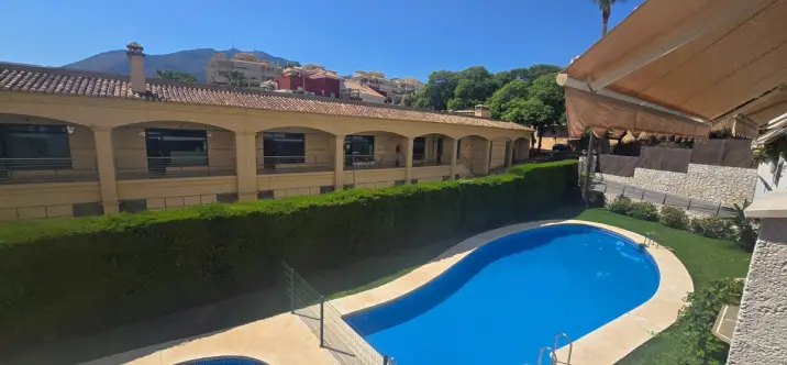 Sale of middle floor apartment in Torrequebrada 2