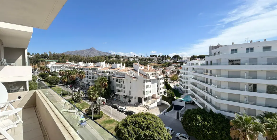 Продажа апартаментов на среднем этаже в Nueva Andalucía 3