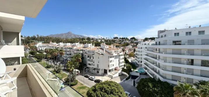 Продажа апартаментов на среднем этаже в Nueva Andalucía 2