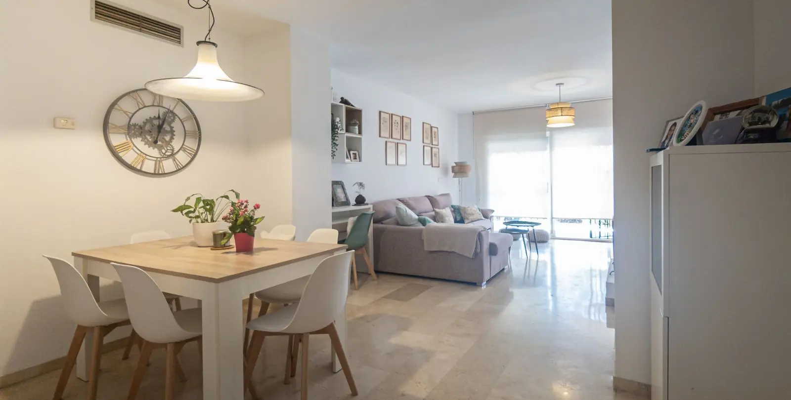 Продажа апартаментов на первом этаже в Guadalmina Alta 16