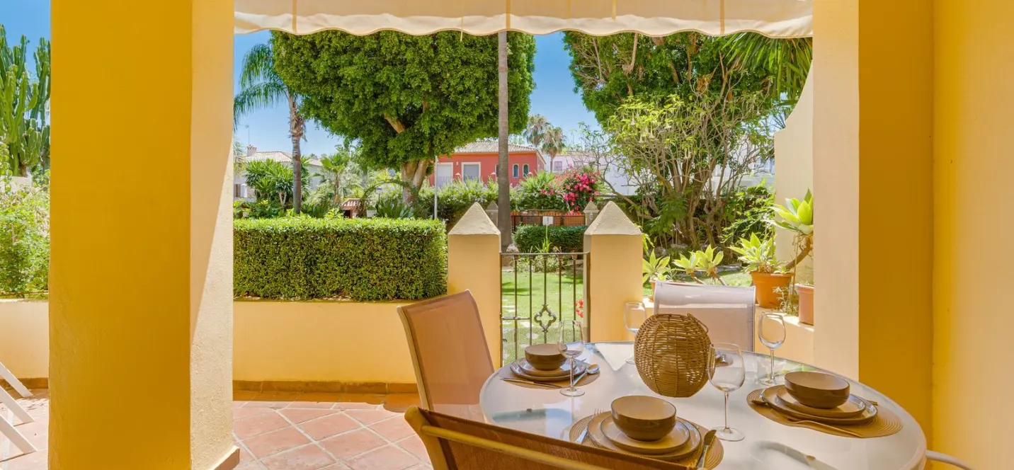 Sale of ground floor apartment in Guadalmina Alta 2