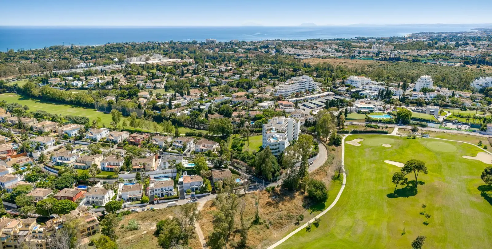 Продажа апартаментов на первом этаже в Guadalmina Alta 36