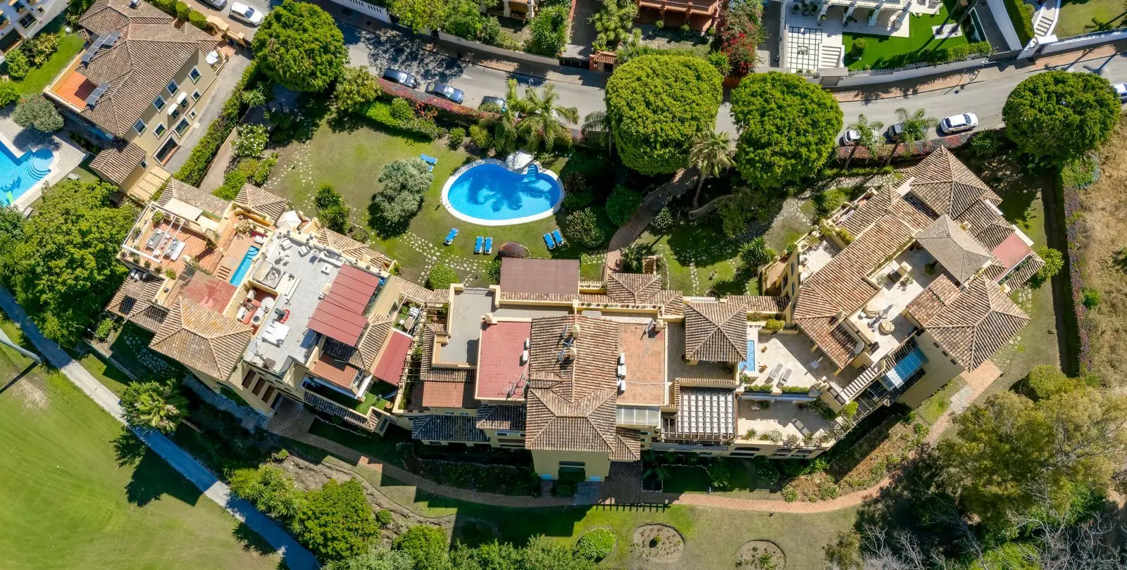 Продажа апартаментов на первом этаже в Guadalmina Alta 38