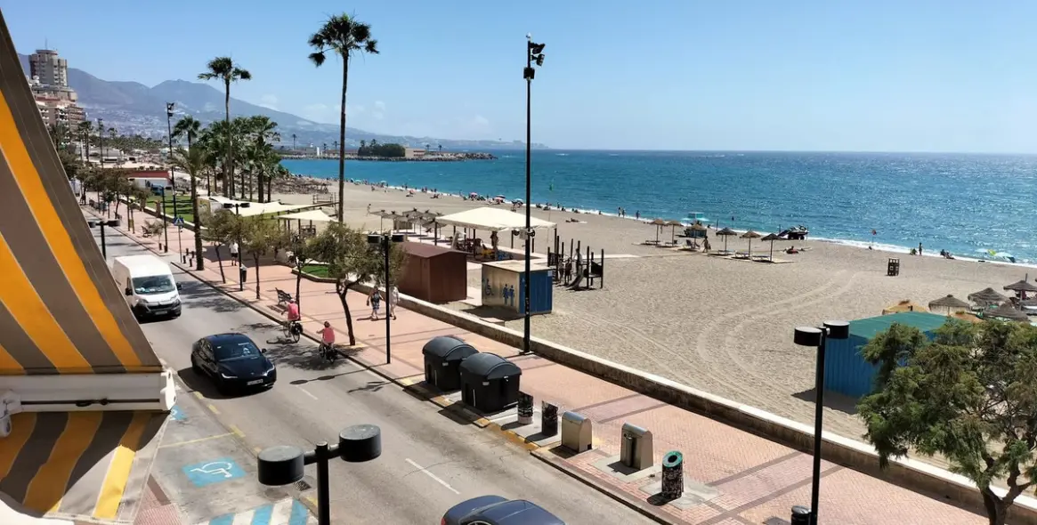 Sale of middle floor apartment in Fuengirola 5