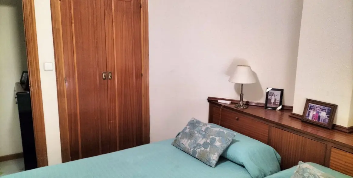 Sale of middle floor apartment in Fuengirola 19