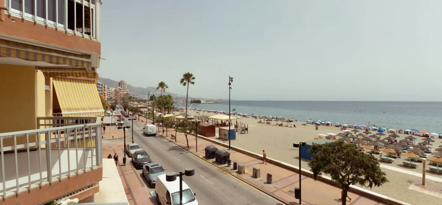 Venta de apartamento en planta media en Fuengirola 1