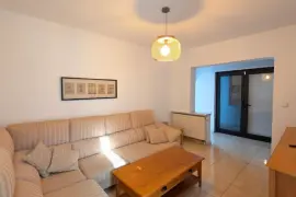 Image 4 thumb