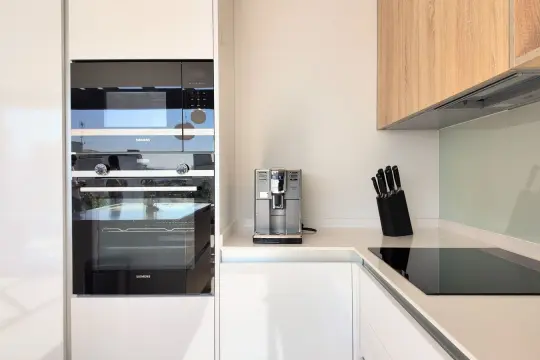 Image 6 thumb