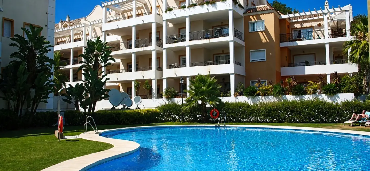 Venta de apartamento en planta baja en Nueva Andalucía 0