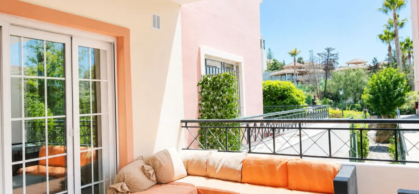 Venta de apartamento en planta baja en Nueva Andalucía 3