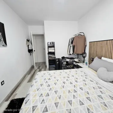 Sale of middle floor apartment in Málaga