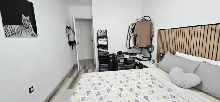 Sale of middle floor apartment in Málaga 0
