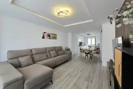 Image 4 thumb
