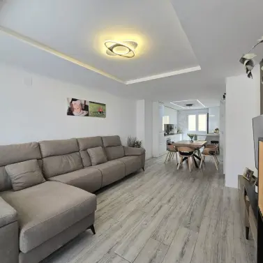 Sale of middle floor apartment in Málaga