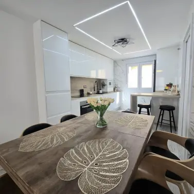 Sale of middle floor apartment in Málaga