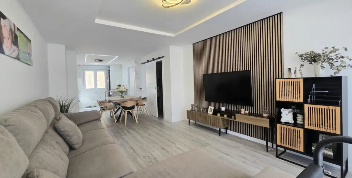 Sale of middle floor apartment in Málaga 7