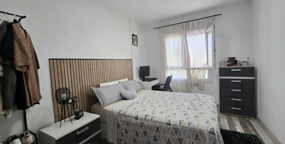 Sale of middle floor apartment in Málaga 18