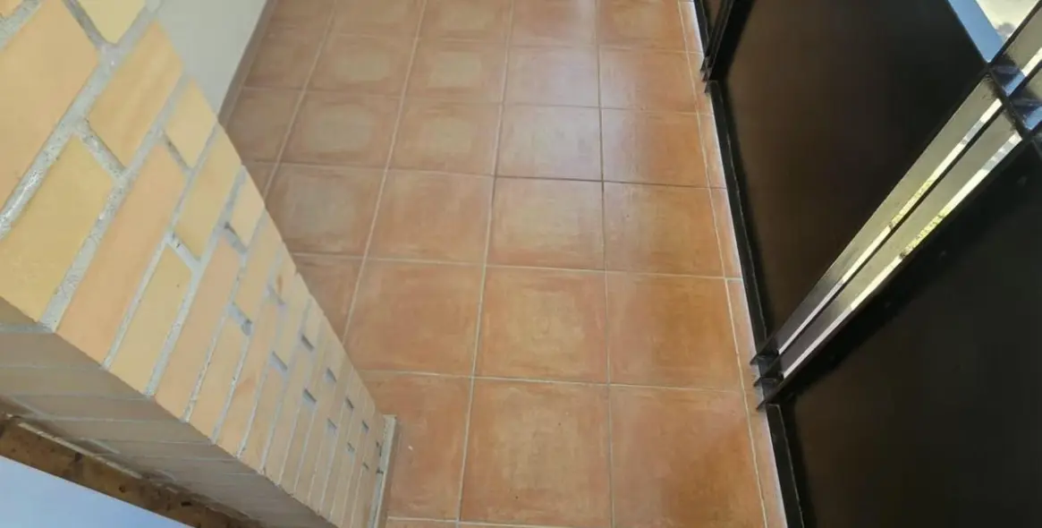 Sale of middle floor apartment in Málaga 24