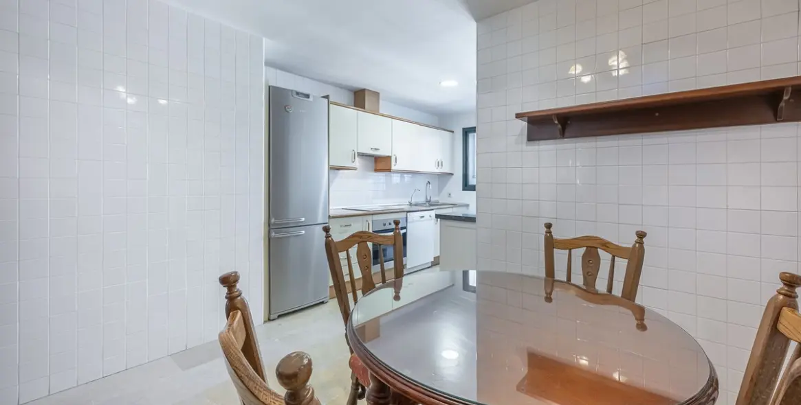Sale of middle floor apartment in San Pedro de Alcántara 12