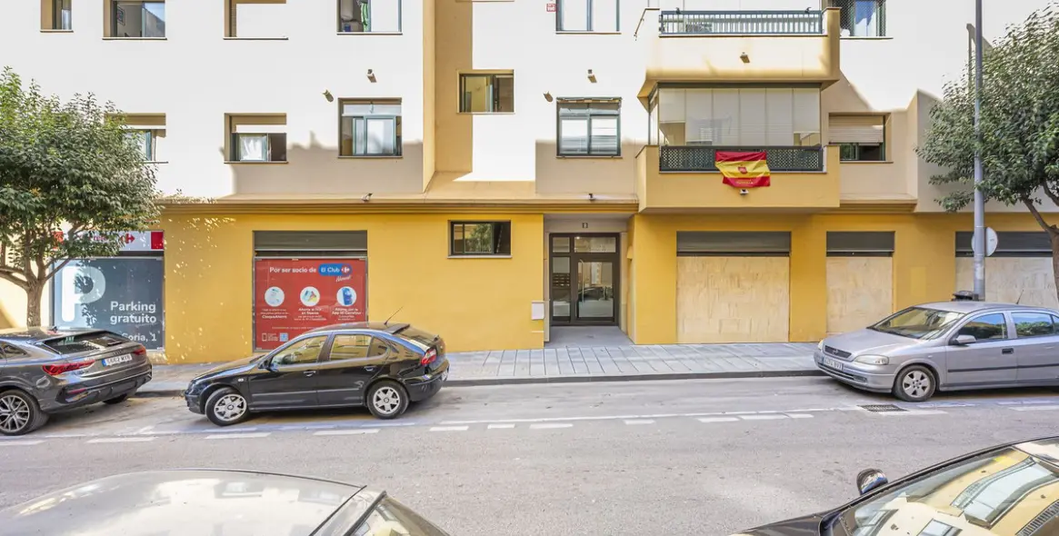 Sale of middle floor apartment in San Pedro de Alcántara 32
