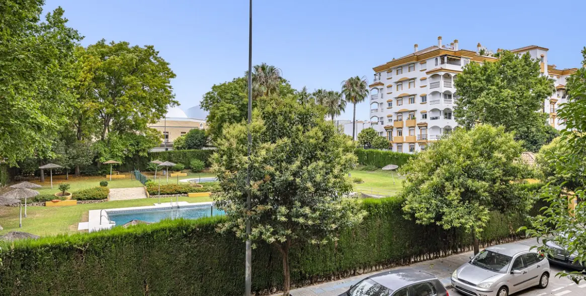 Sale of middle floor apartment in San Pedro de Alcántara 59