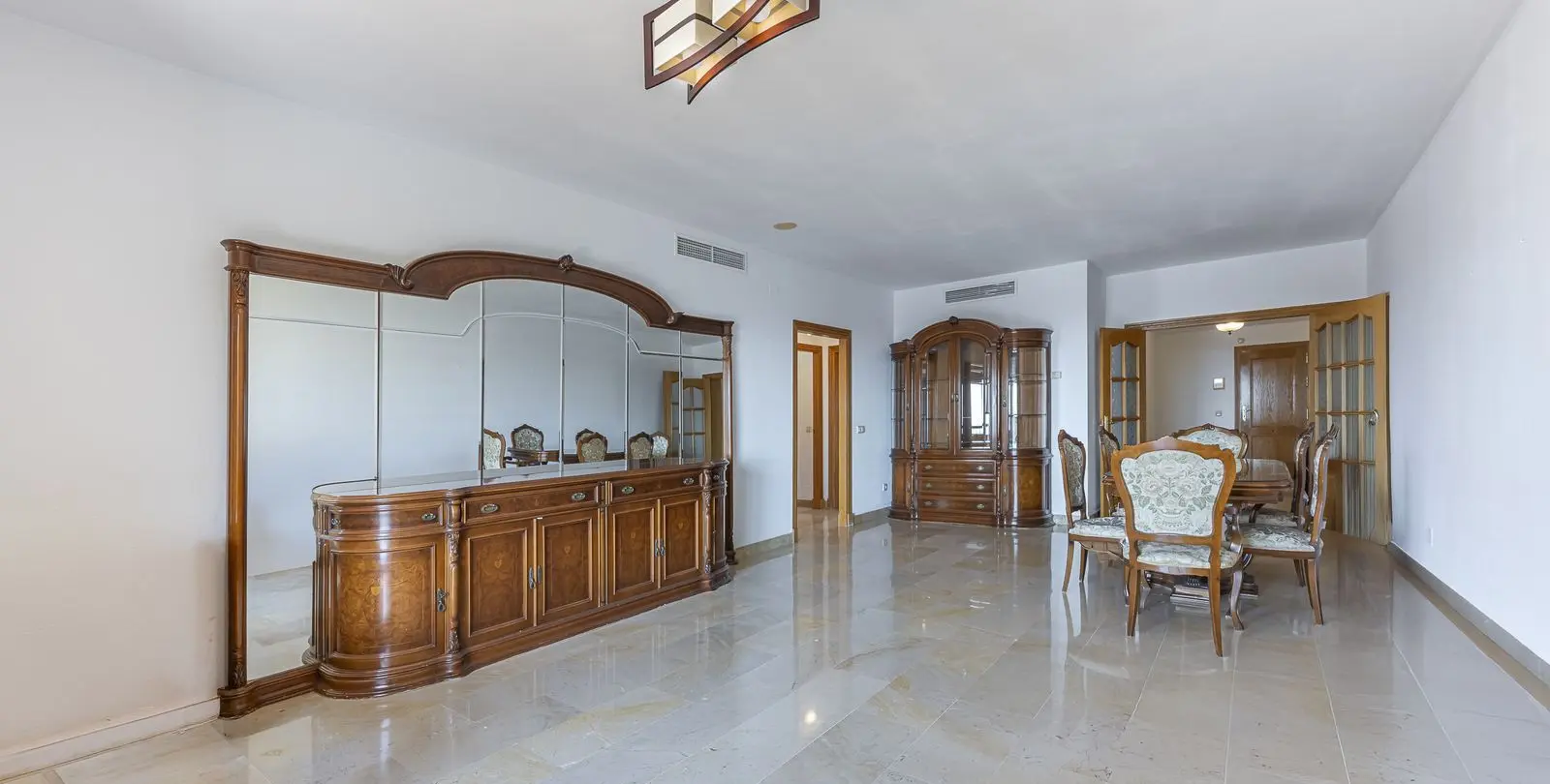 Sale of middle floor apartment in San Pedro de Alcántara 6