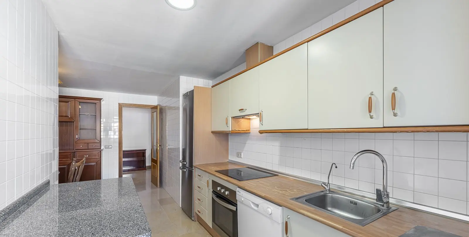 Sale of middle floor apartment in San Pedro de Alcántara 10