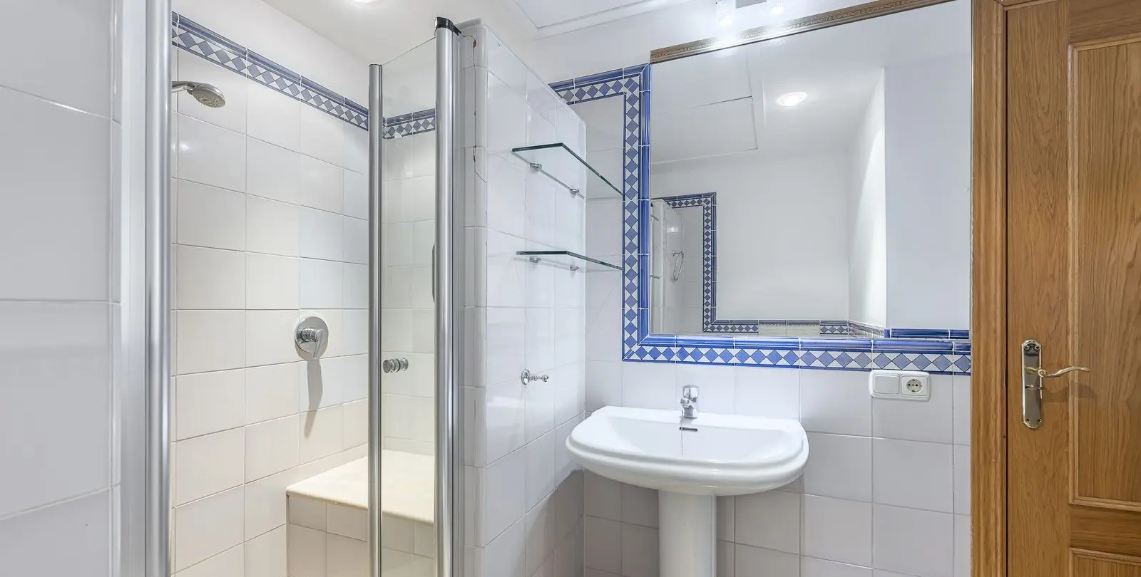 Sale of middle floor apartment in San Pedro de Alcántara 15