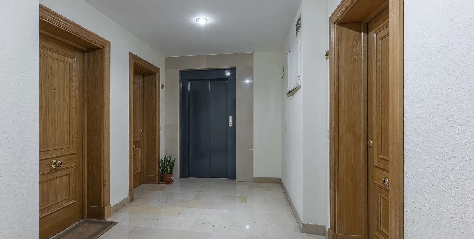 Sale of middle floor apartment in San Pedro de Alcántara 28
