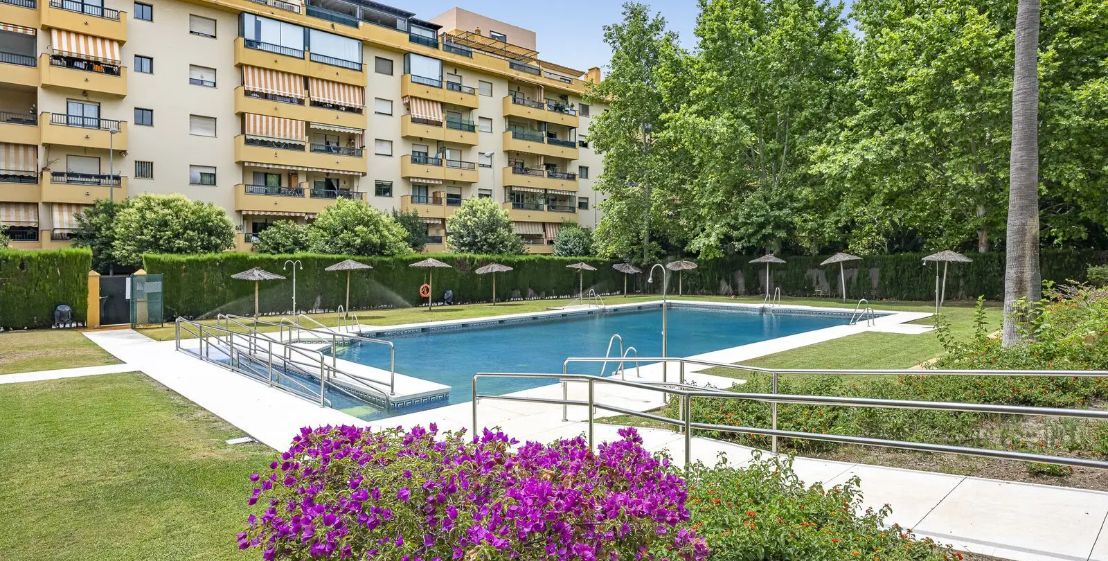 Sale of middle floor apartment in San Pedro de Alcántara 37