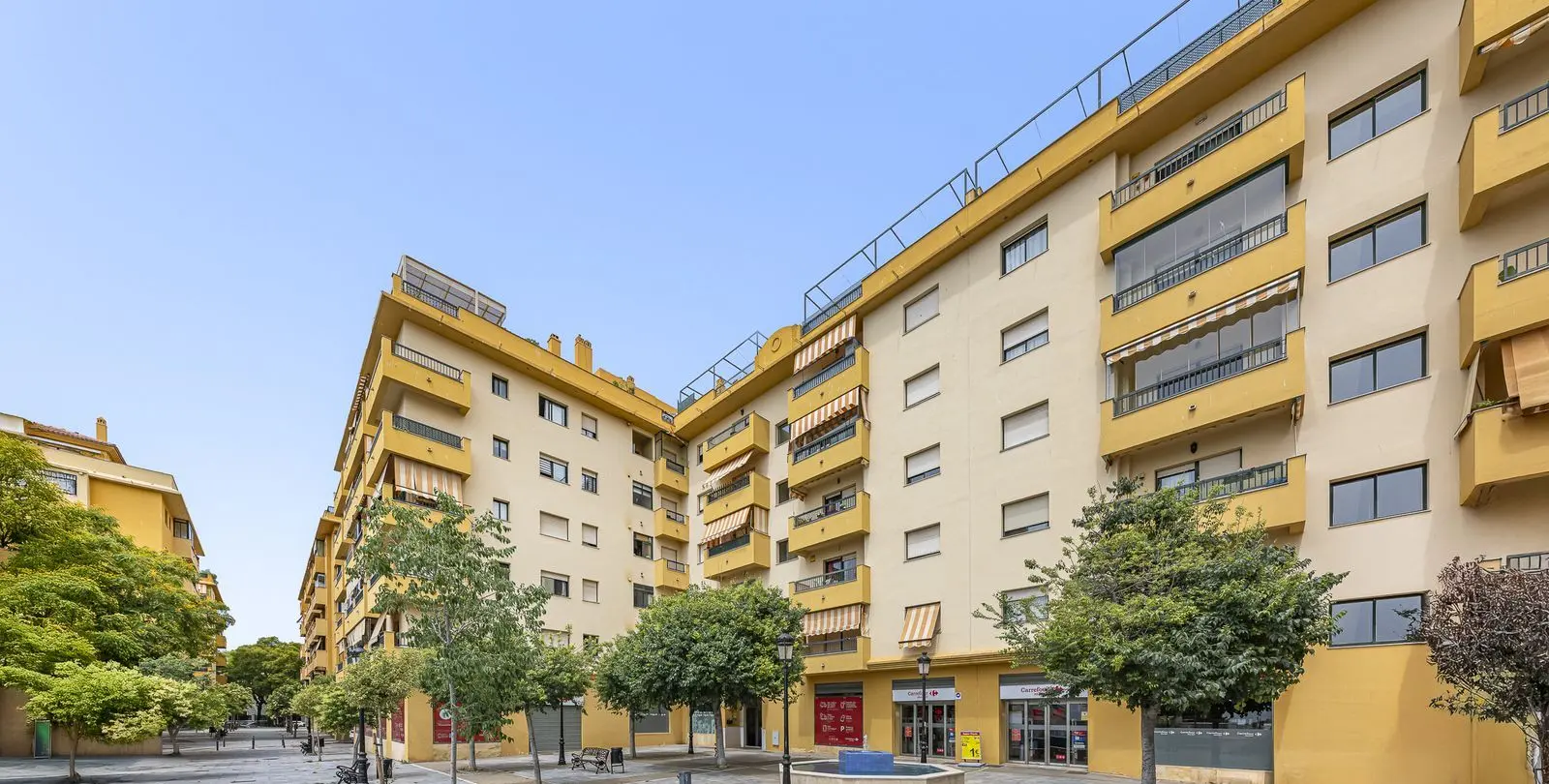 Sale of middle floor apartment in San Pedro de Alcántara 45