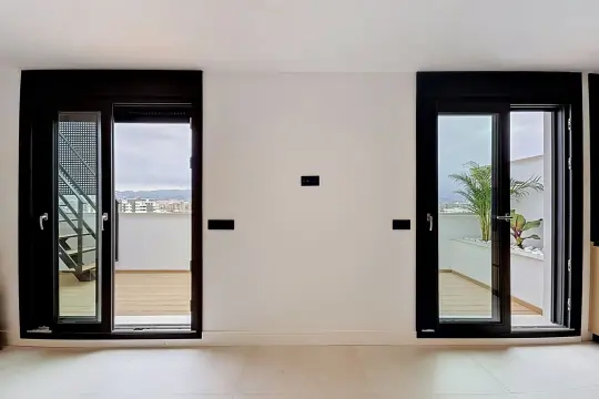 Image 4 thumb