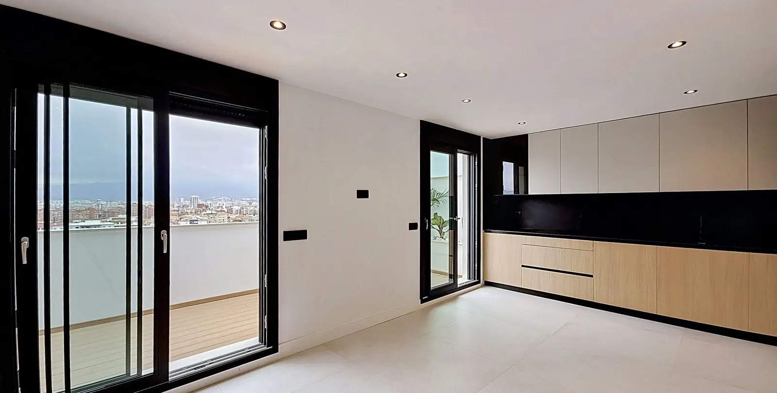 Продажа двухуровневого пентхауса в Málaga Centro 8