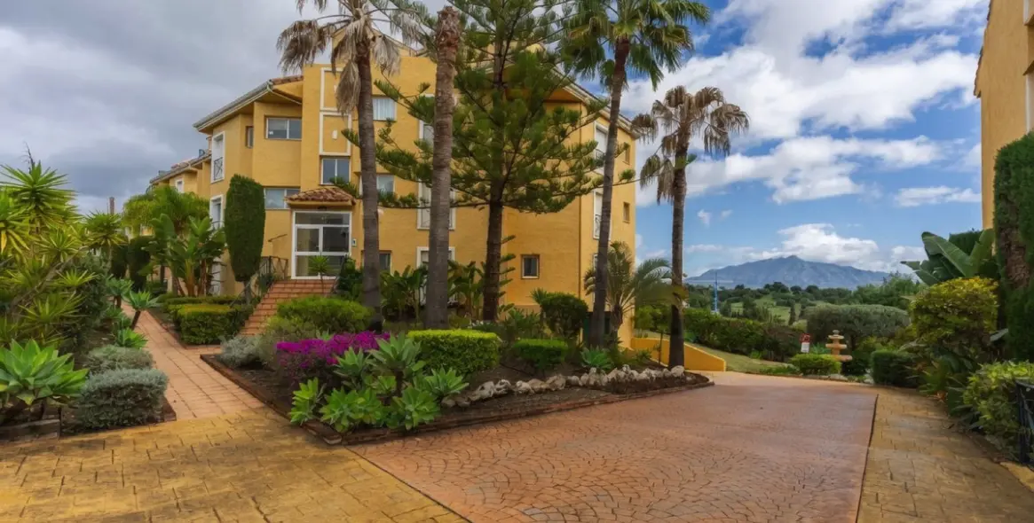 Sale of penthouse in Bel Air 8