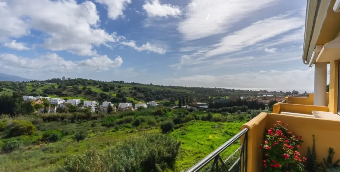 Sale of penthouse in Bel Air 12