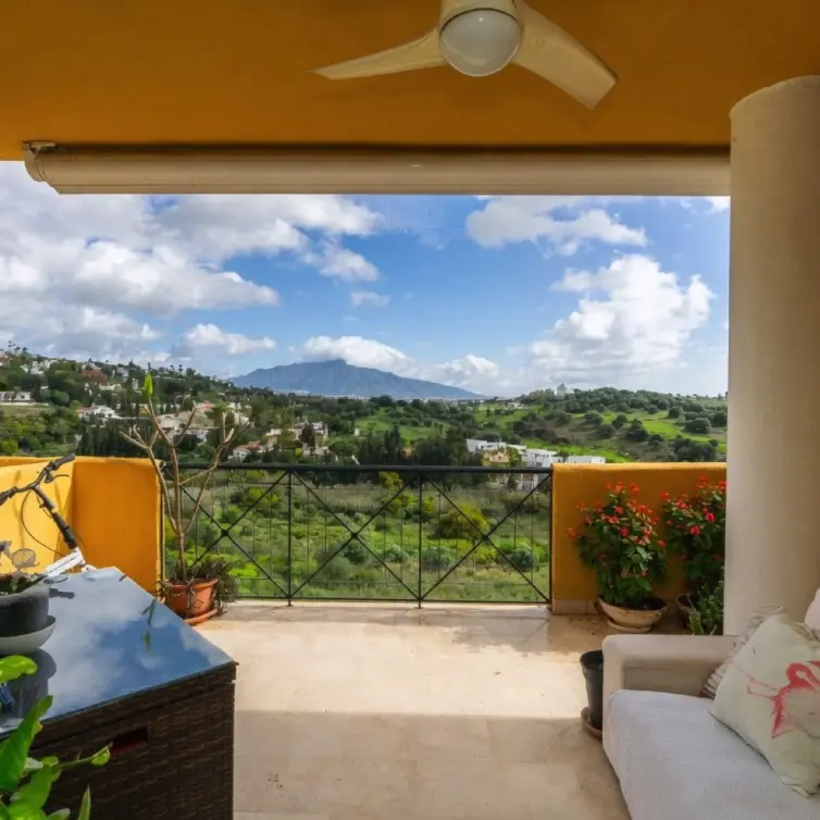 Sale of penthouse in Bel Air