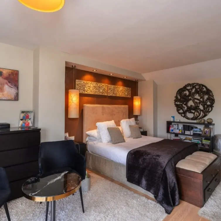 Sale of penthouse in Bel Air