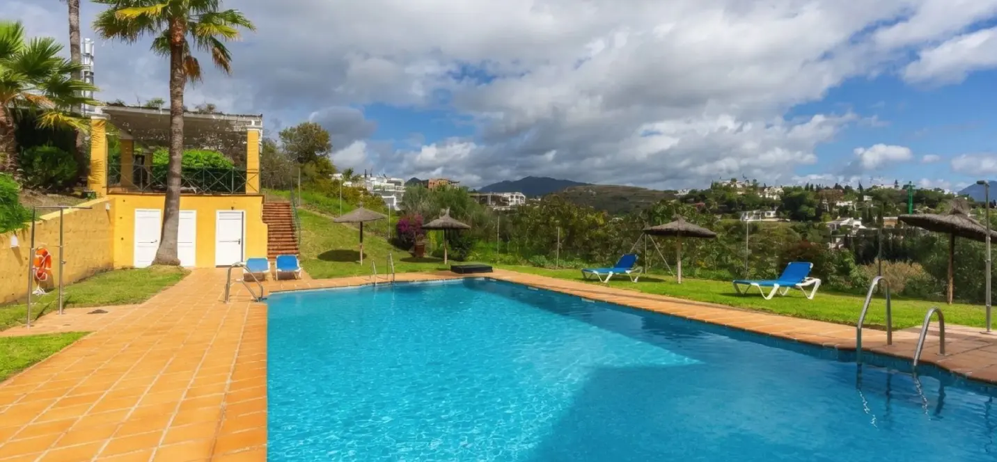 Sale of penthouse in Bel Air 4